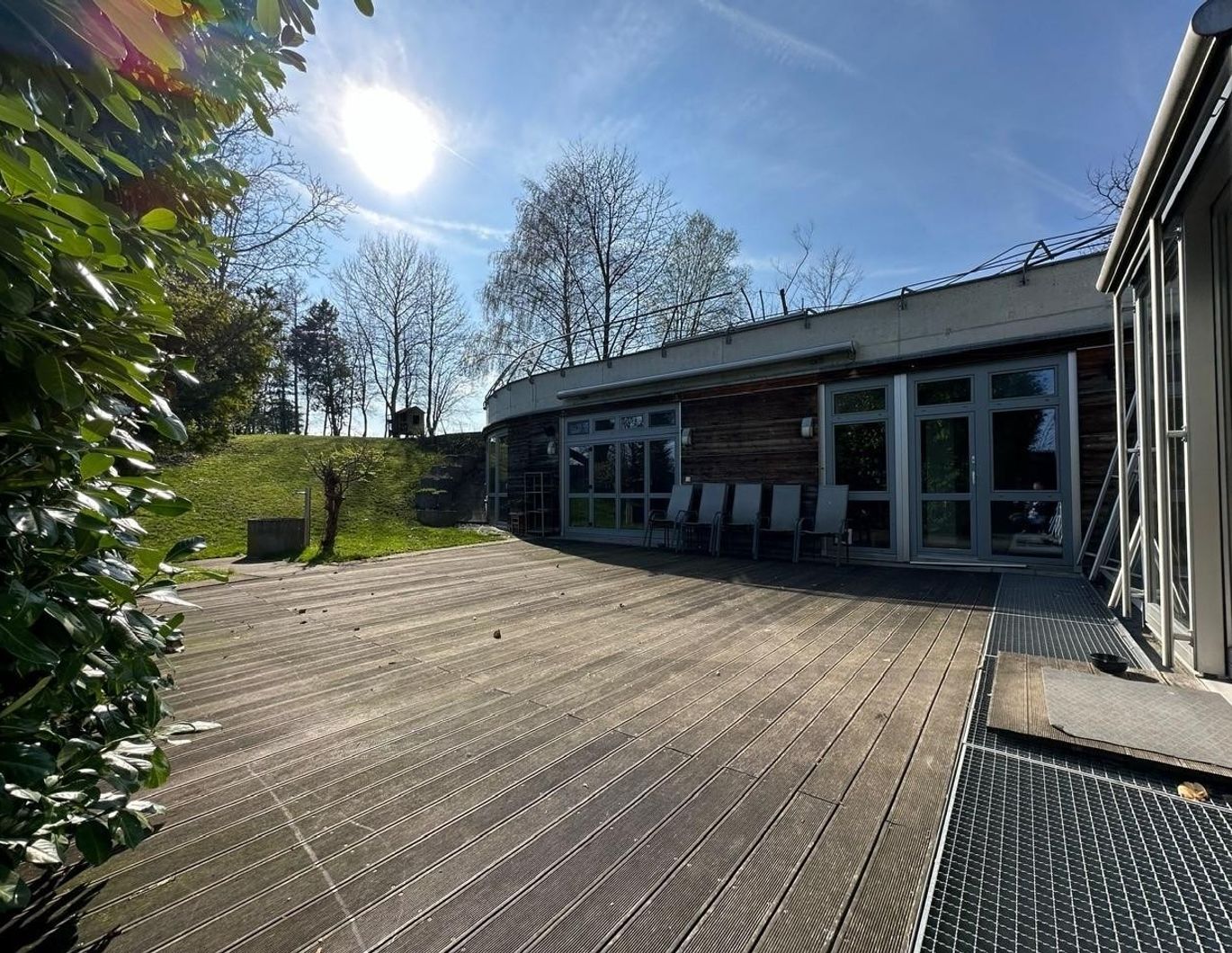 NEUHOFEN / KREMS: Modernes ARCHITEKTEN -WOHNHAUS ca. 221 m2 Wohnfläche + XL-GARAGE, Grundstücksfläche ca. 1.707m2