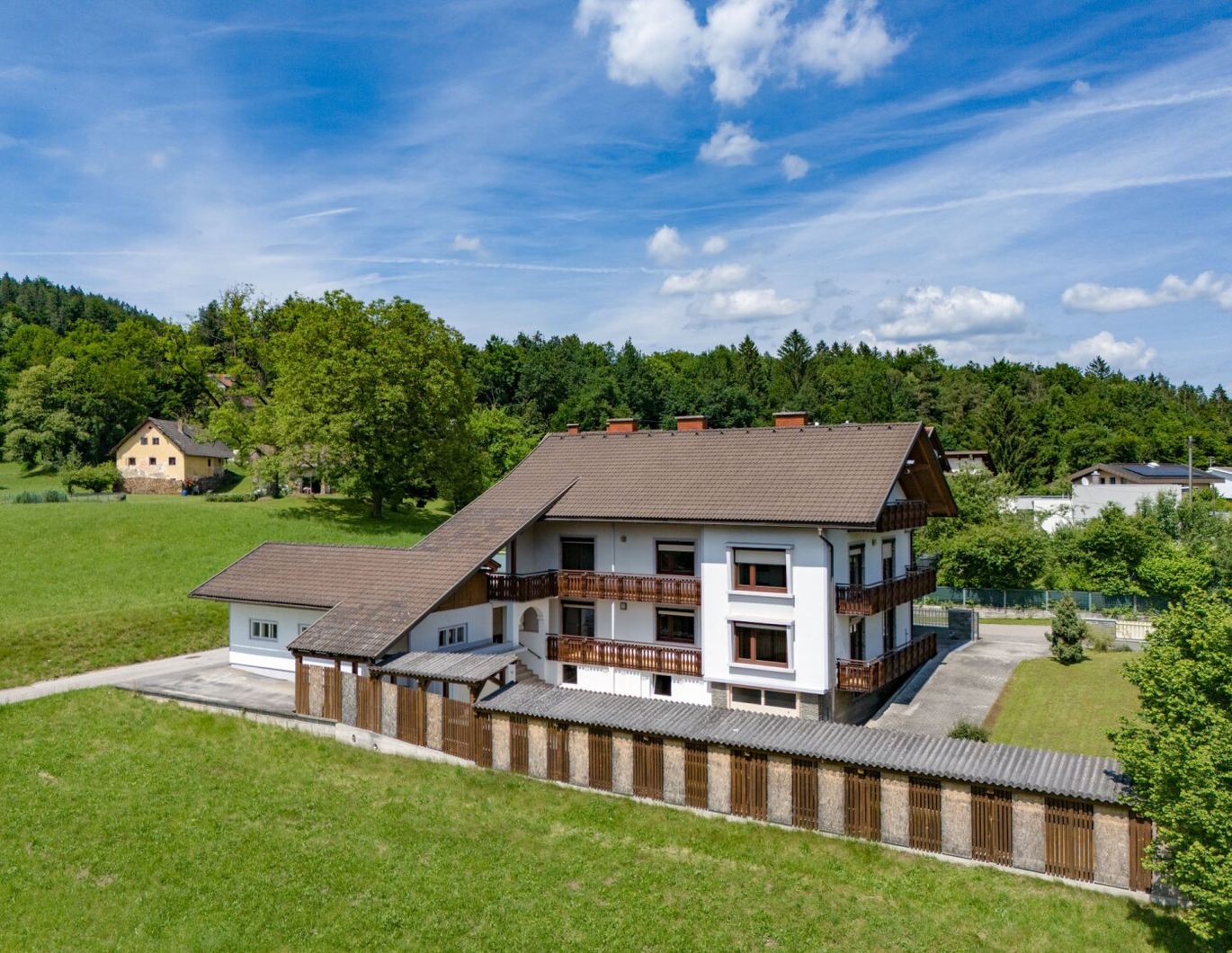 Schöne 4 Zi 100m² Gartenwohnung mit 570m² Garten und 1 Werkstatt in Rotschitzen bei Köttmannsdorf - Stadtnähe