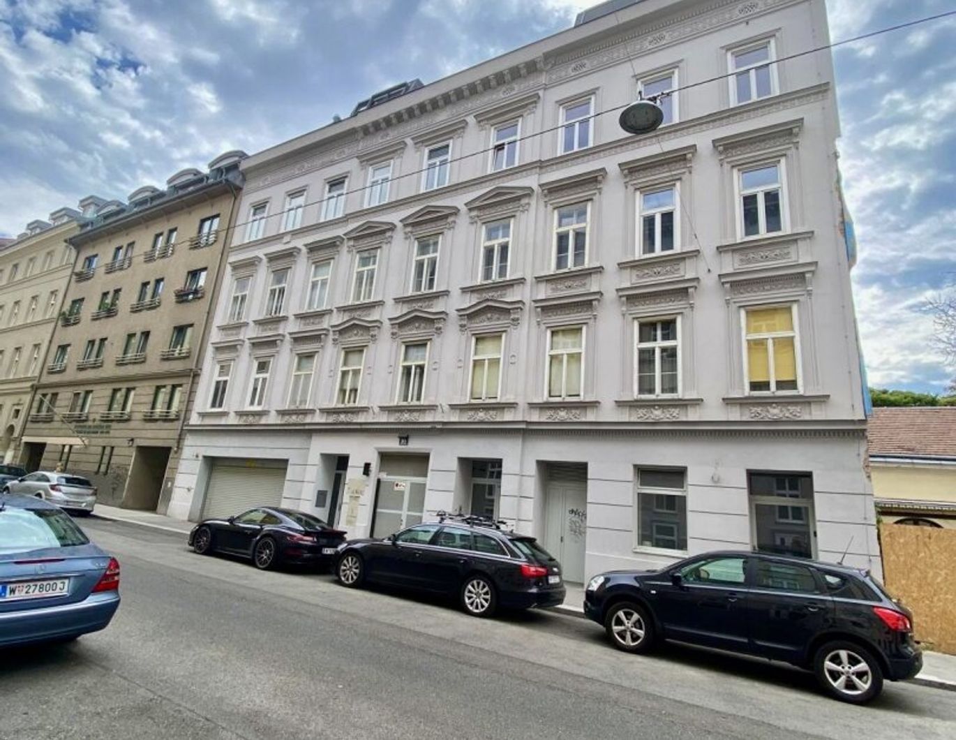 TOP-LAGE! Helle 3-4 Zimmer Altbauwohnung im 3. Liftstock