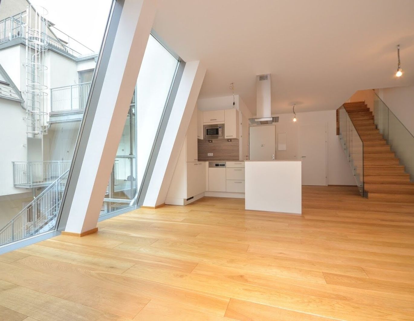 Klimatisierte 3-Zimmer-Maisonette mit Terrasse