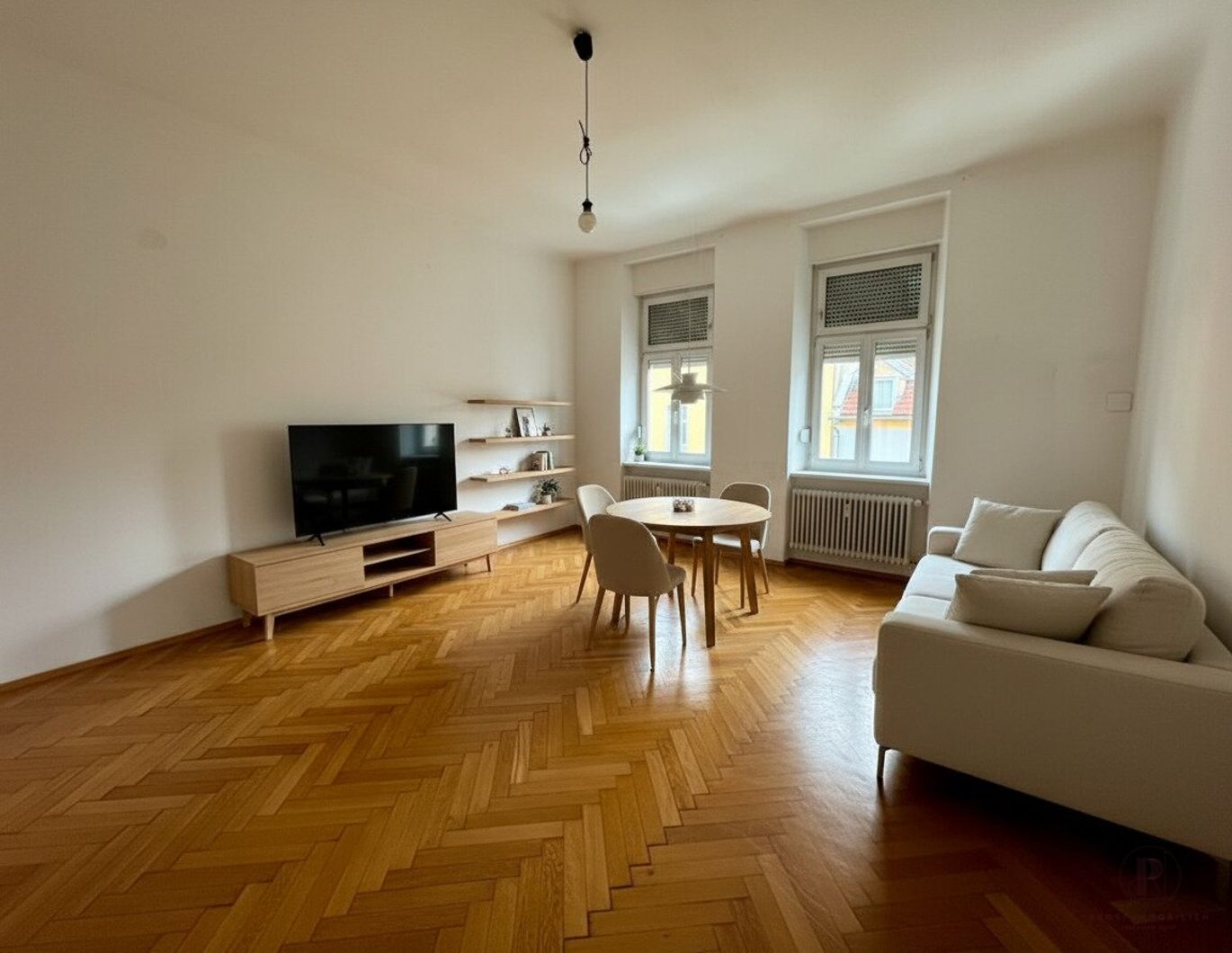 *61m2 nette Altbau 2-Zimmerwohnung mit Küche und Balkon - Nähe Elisabethinen Krankenhaus - Idlhofgasse (unmöbliert)