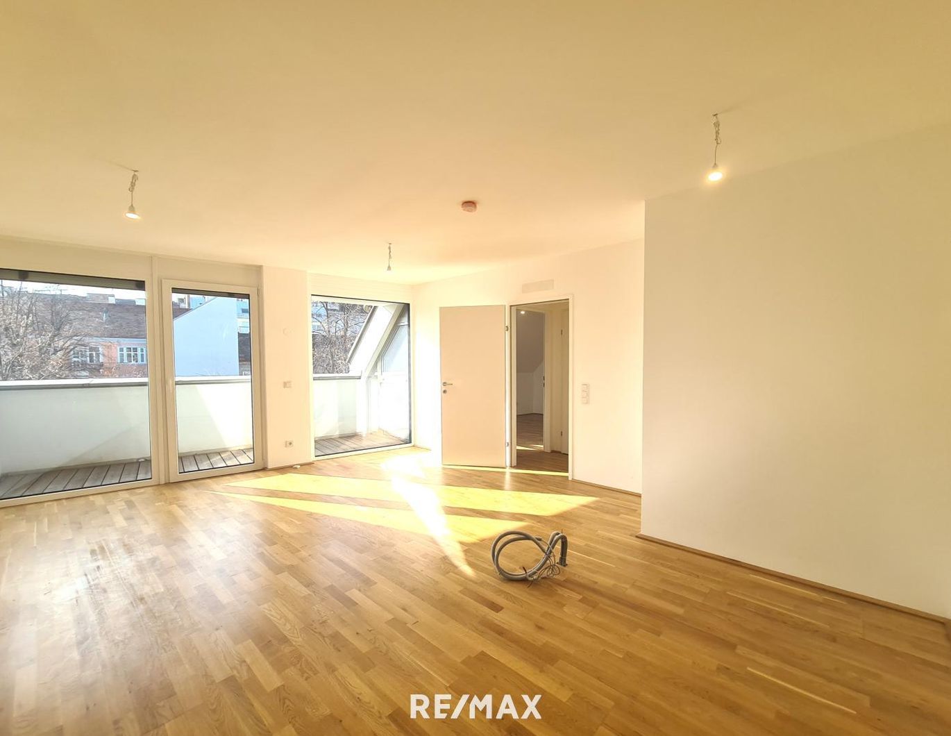 2-Zimmer-Dachgeschosswohnung mit Loggia/Terrasse