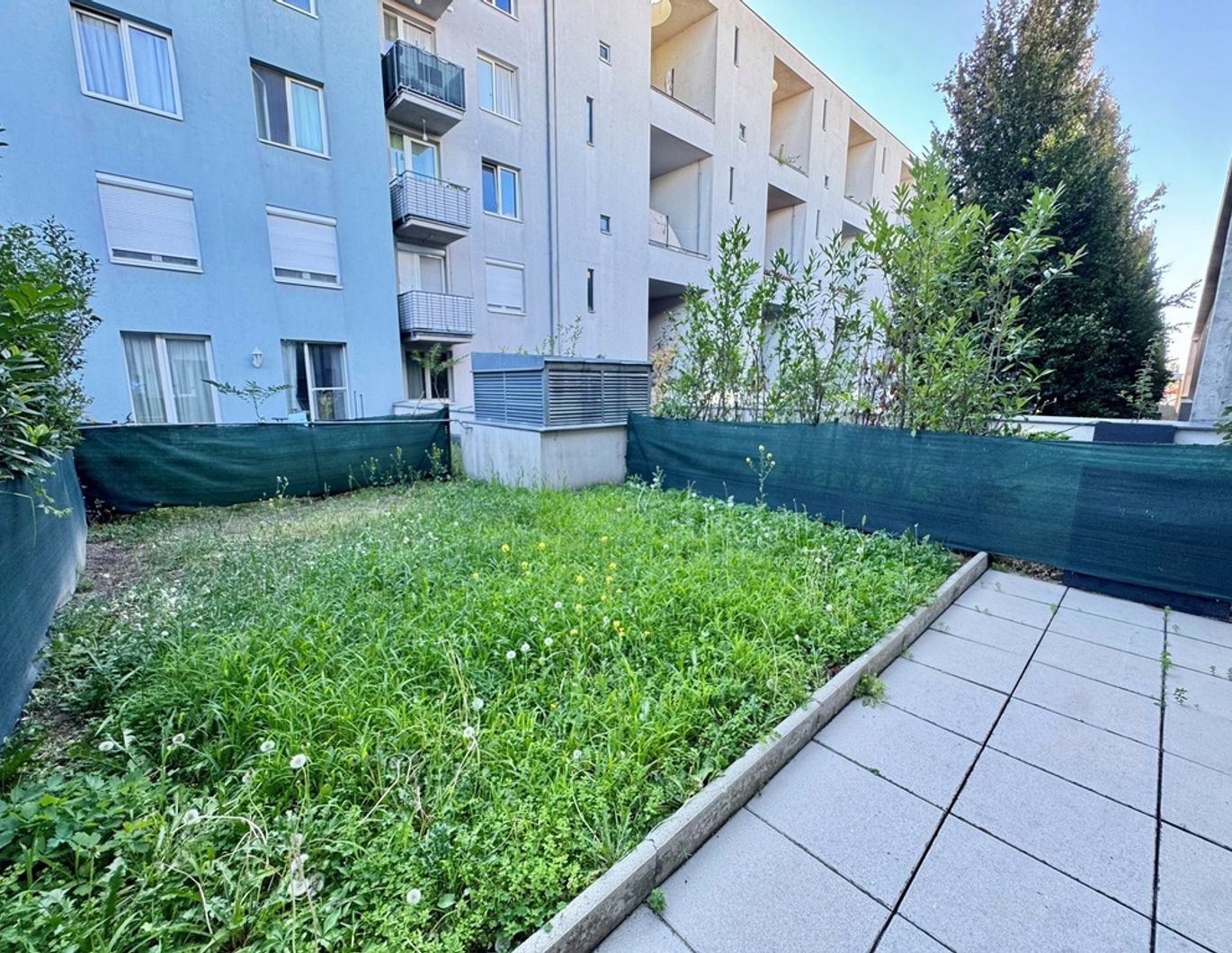 GARTENTRAUM | TOPLAGE NÄHE DONAUZENTRUM | HELLE SINGLE-WOHNUNG | U-BAHN-NÄHE