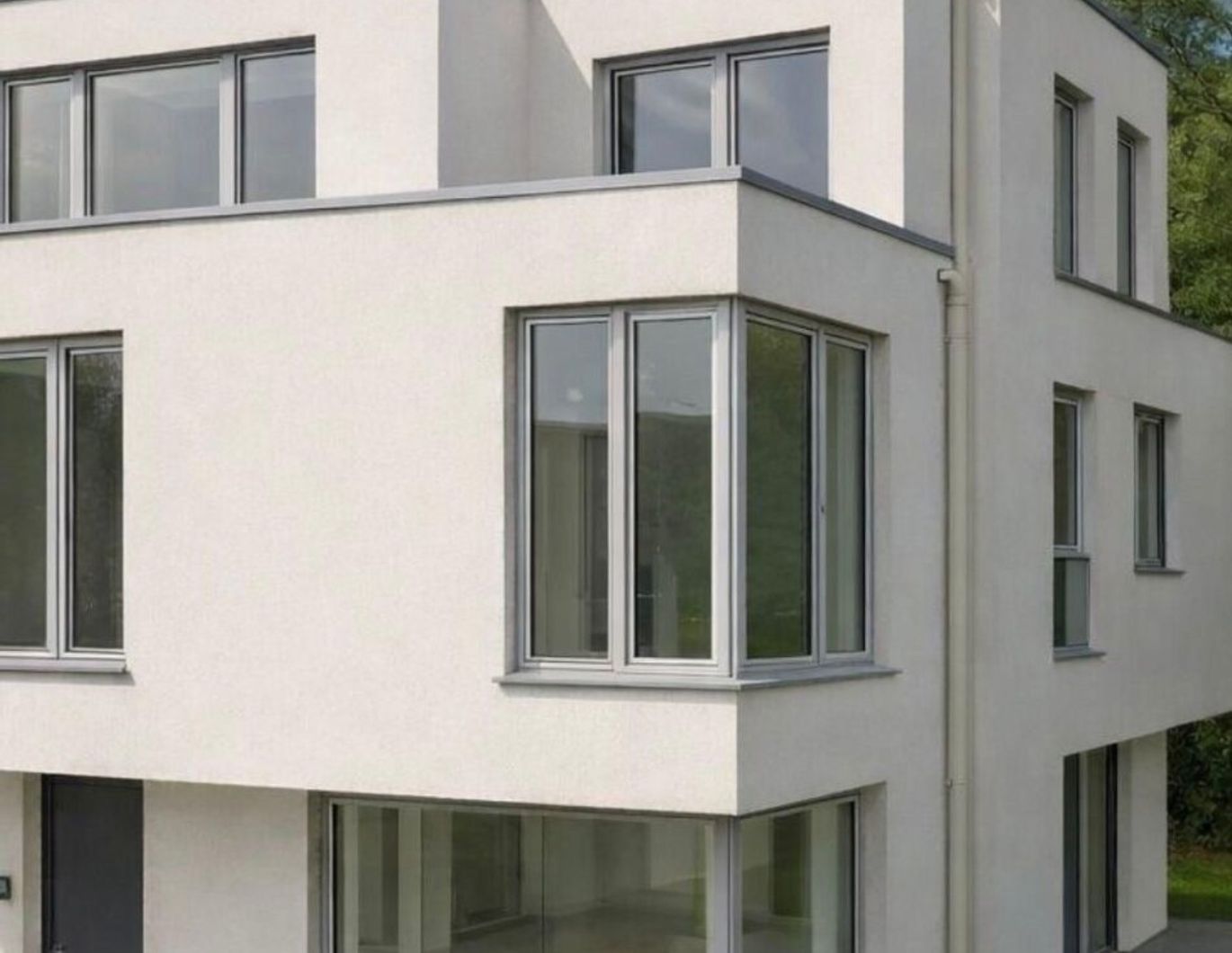 LUXUS VILLA MIT 4 SZ.!