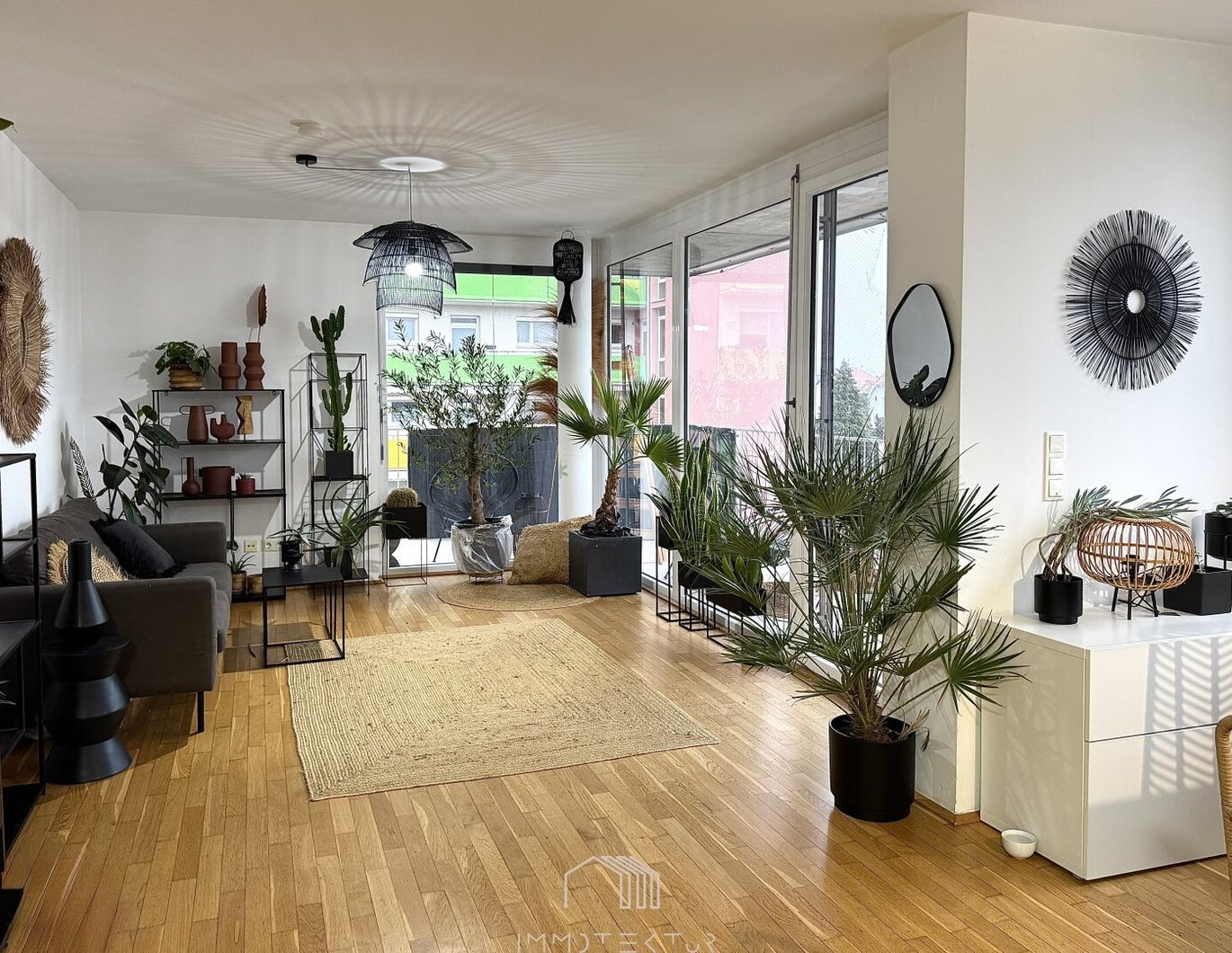 SONNIGER BALKON 33m² : Geräumige 3-Zimmer-Wohnung mit Tiefgaragenparkplatz nähe Murpark - befristet vermietet!