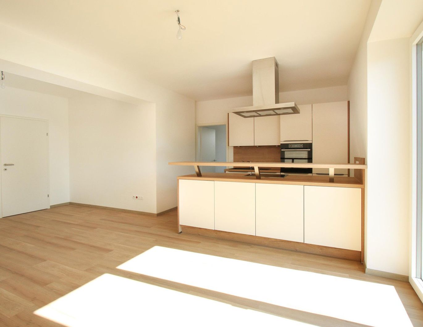 Top Lage: Moderne private Gartenwohnung - Erstbezug