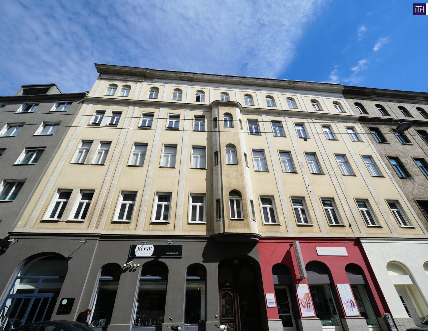 INVESTITIONSWUNDER! Ruhig in zweiter Reihe zur Straße gelegen!: Vermietete Altbauwohnung in 1060 - Top-Lage! Ideale smarte Anlage!