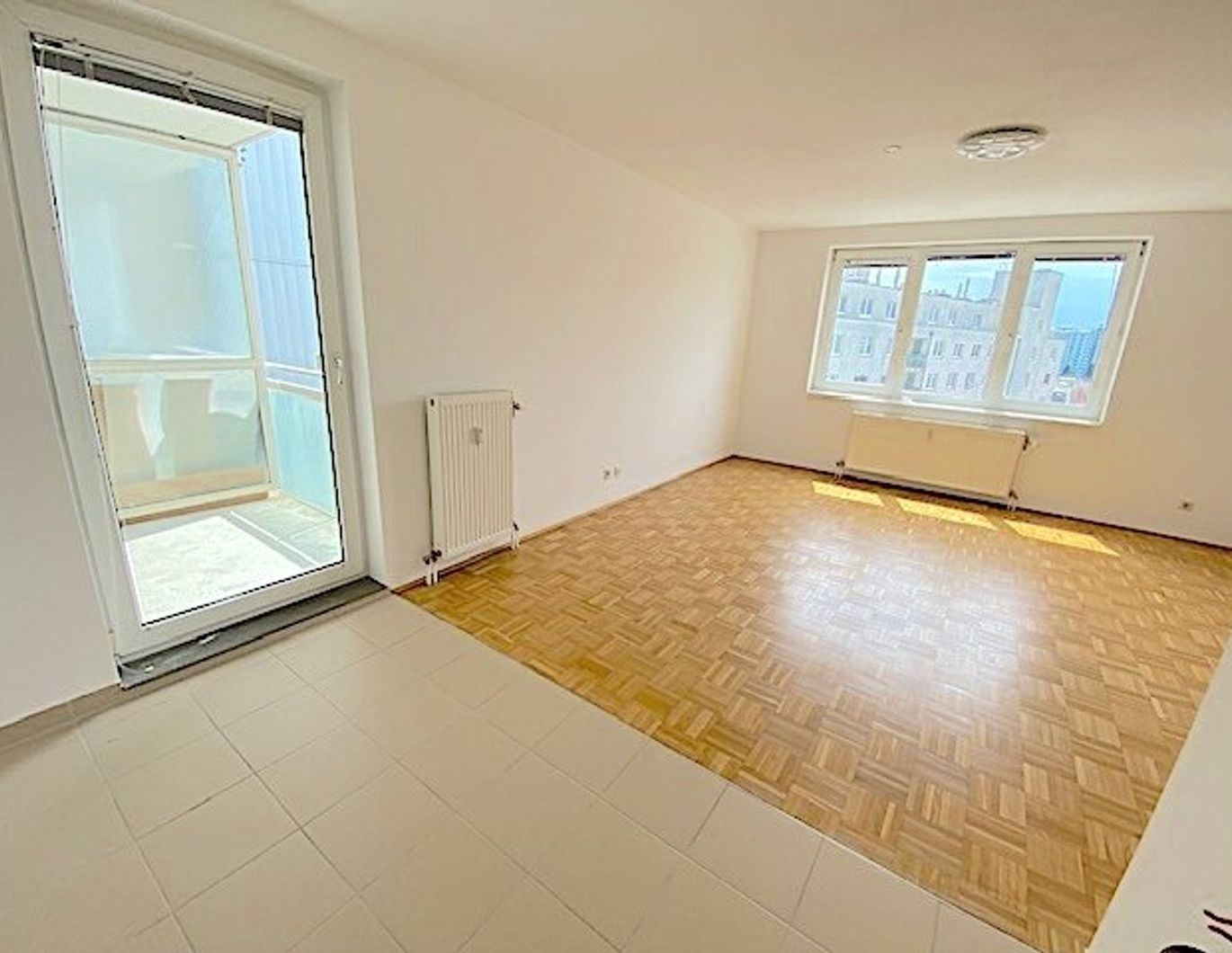 PROVISIONSFREI! 1-ZIMMER WOHNUNG MIT LOGGIA IN DER FORSTHAUSGASSE 16!