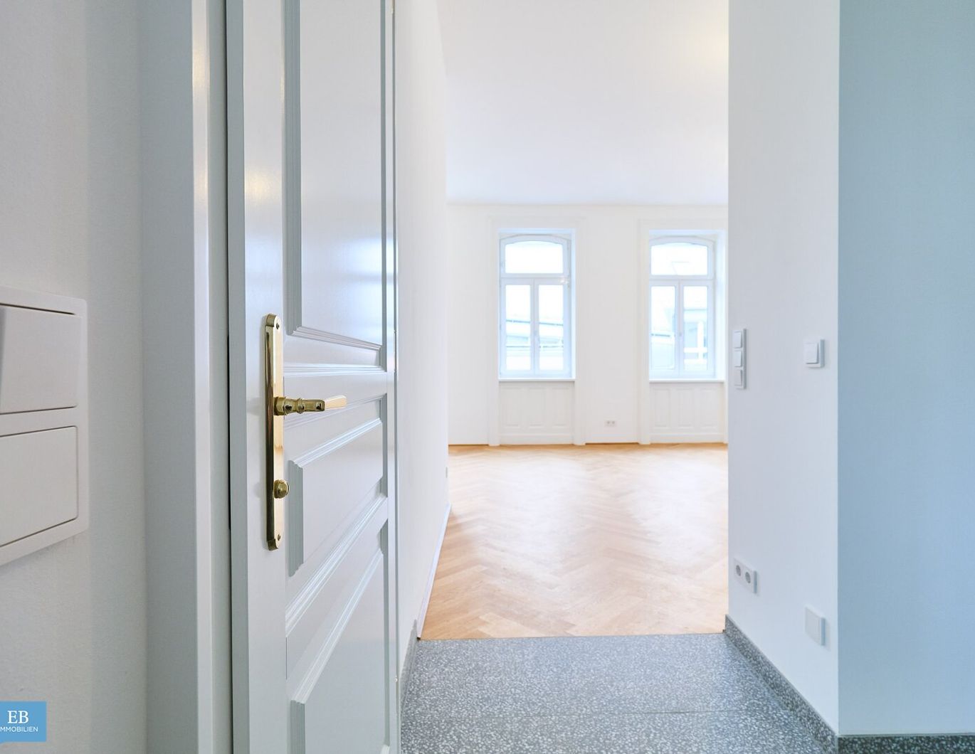 ALTBEWÄHRT TRIFFT AUF AVANTGARDE - Schöne Garconniere im 8ten Bezirk!