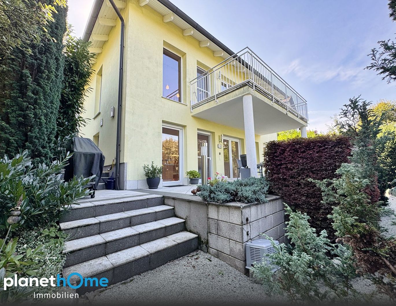 Traumhaus mit Fernblick, Wellness & Gartenidylle