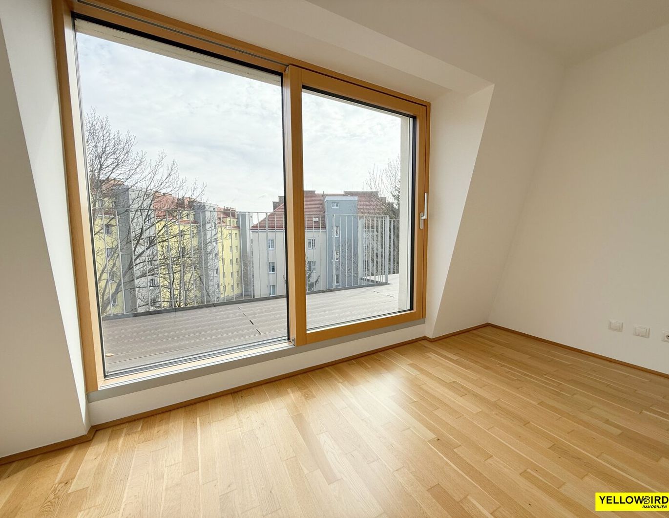 Erstbezug | Große Fenster | Fußbodenheizung | Tischler Möbel