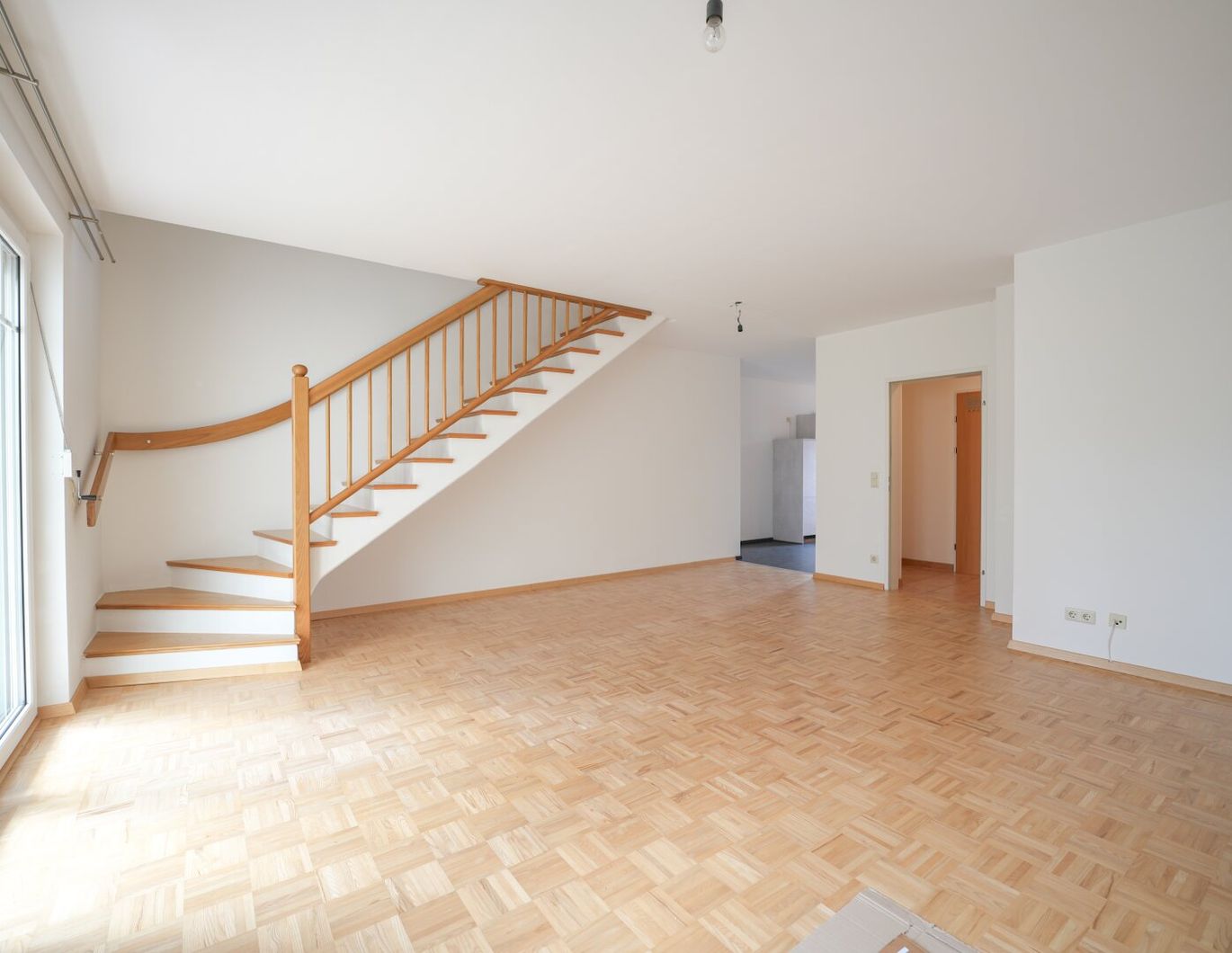 Moderne Gartenwohnung in Wels: 87m² mit Balkon, Terrasse und Garage!