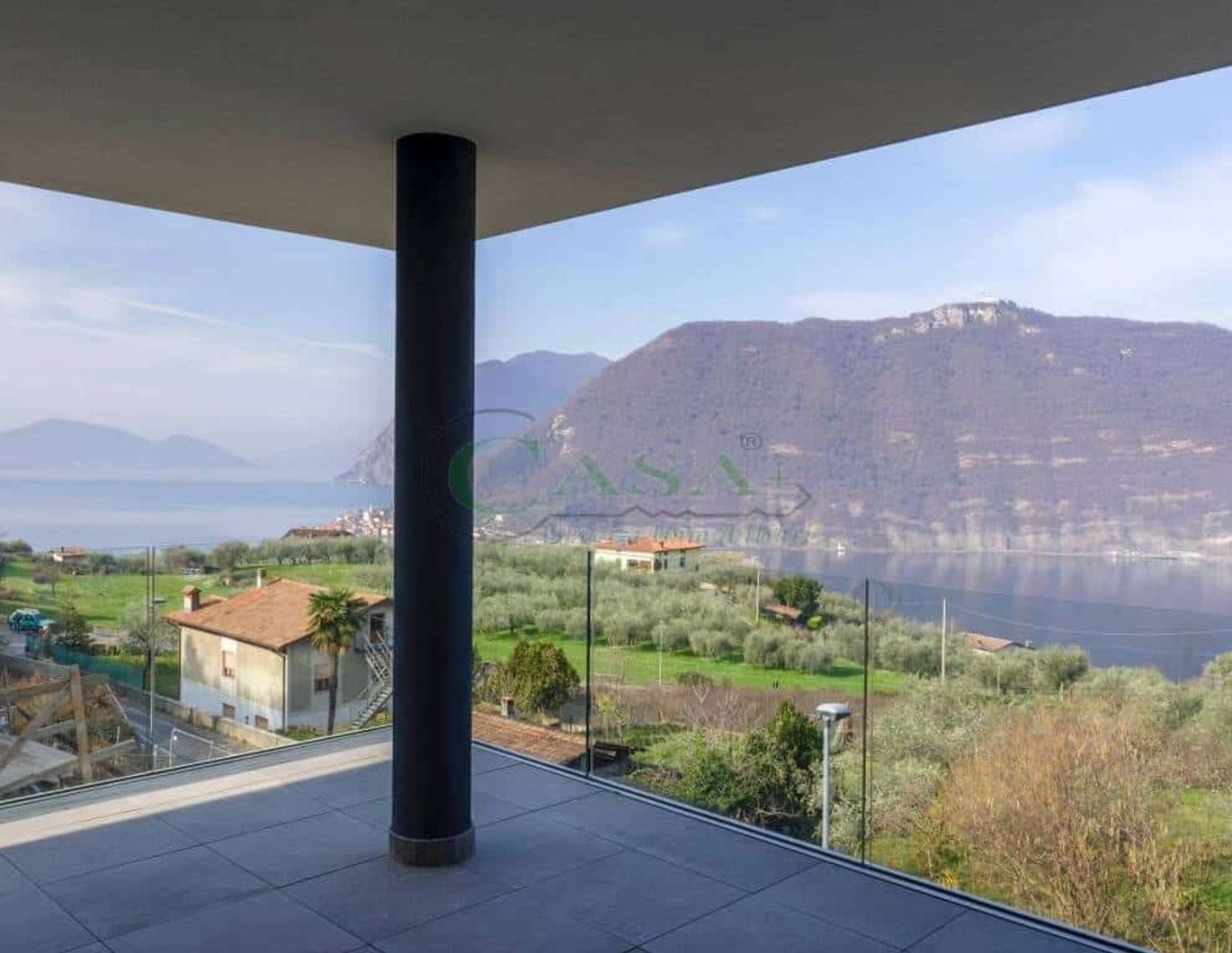 LUXUSWOHNUNG IN SALE MARASINO MIT BLICK AUF DEN LAGO D'ISEO