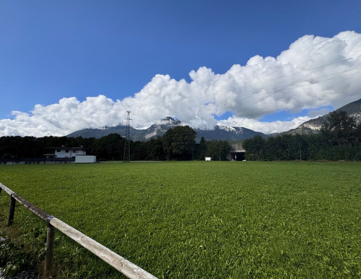 Einige sonnige ebene sowie leistbare Grundstücke in Kramsach zu verkaufen