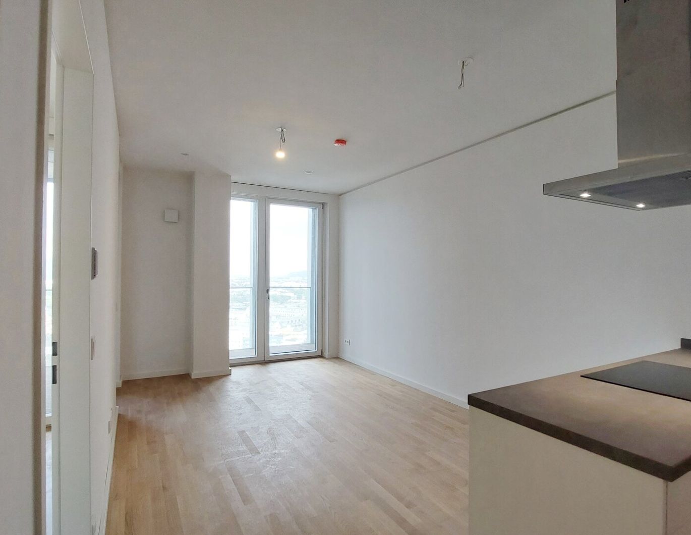 Wohnen mit Skyline-Flair - Rooftop Pool & Fitness bei der U1