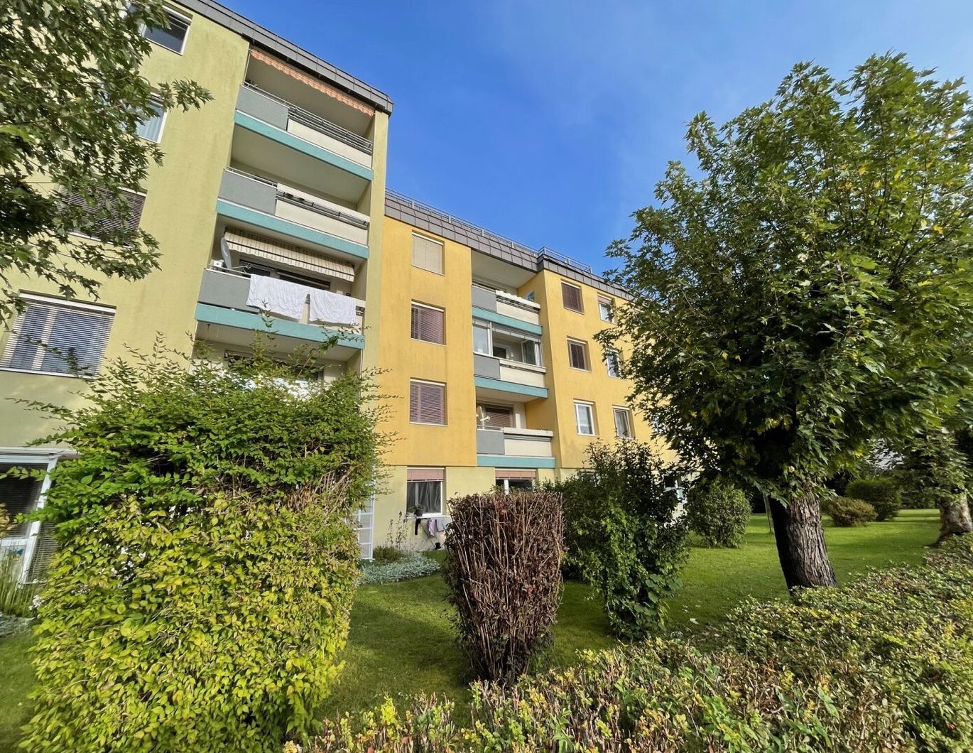 MIETE! Helle 2 Zimmerwohnung im Erdgeschoss Grünfläche, inkl. Einbau - Küche , Barrierefrei ideal für Alt und Jung