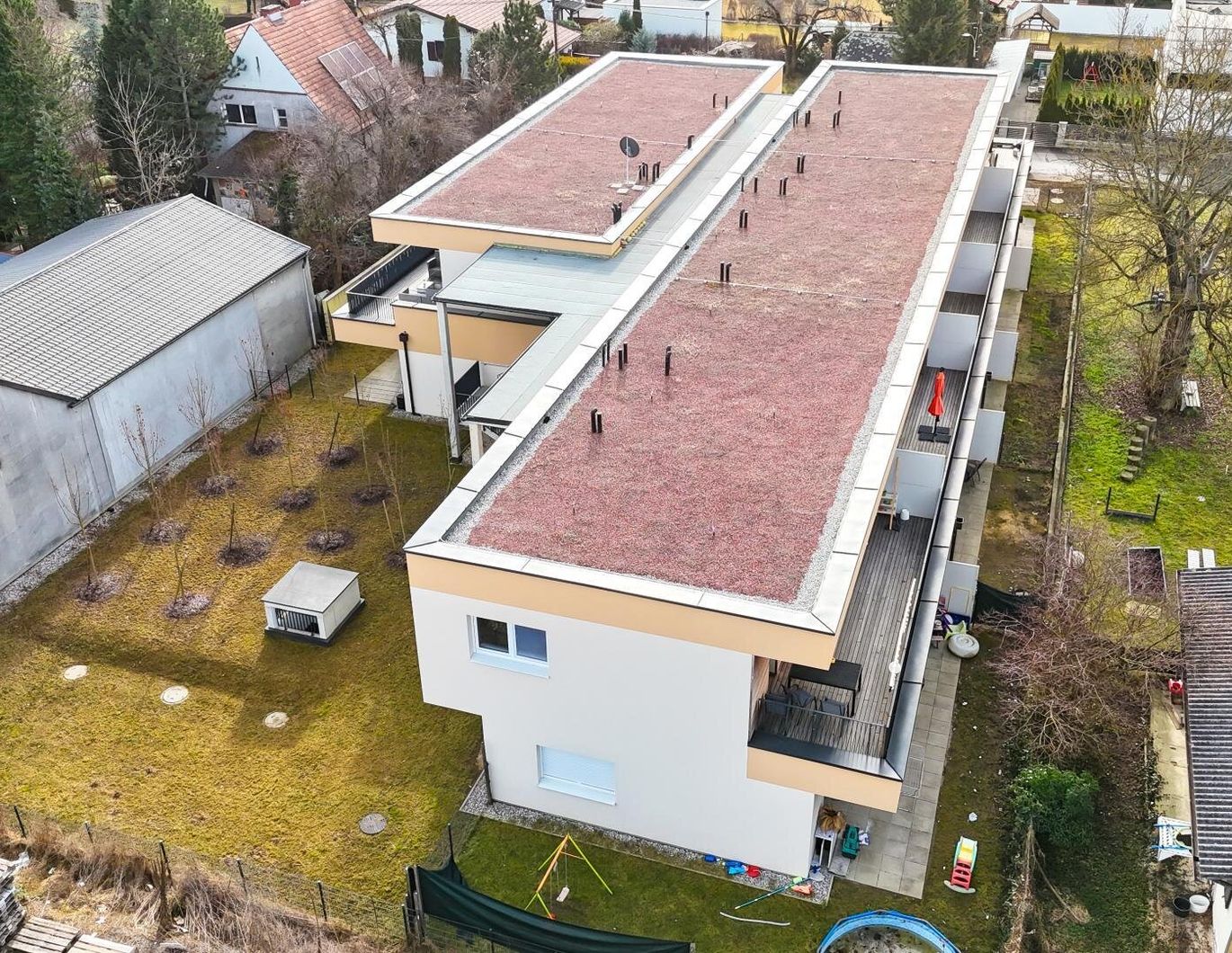 Helle 2-Zimmer-Wohnung mit großzügiger Terrasse und Tiefgaragenparkplatz
