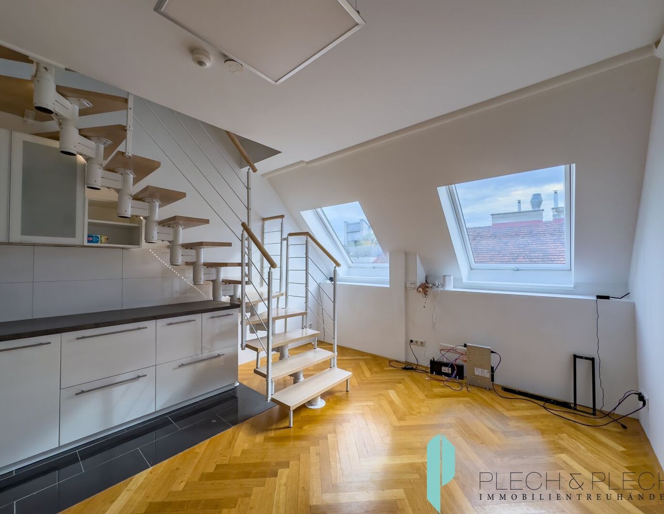 TOP Moderne 2 Zimmer-Dachgeschosswohnung nahe Reumannplatz U1