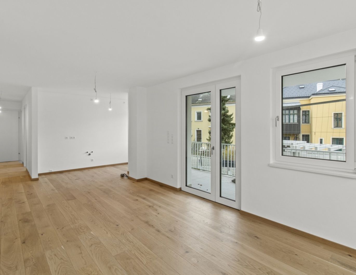 ++ NEU ++ EXKLUSIVE VIER Zimmer mit BALKON - Beste Lage!