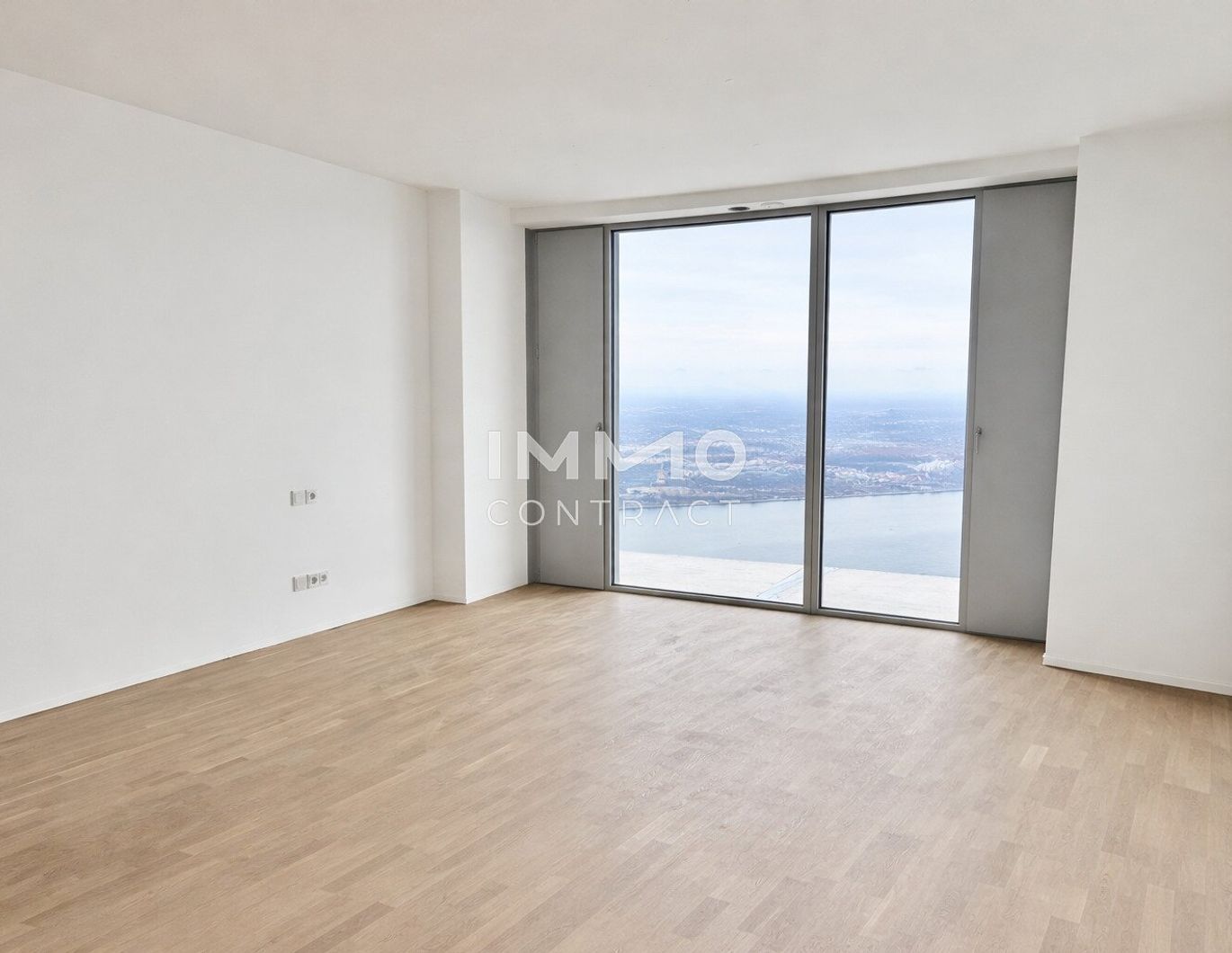 NEU! Direkt am Wasser und U1 Donauinsel: 33. Etage: DC2 Tower: SKY RESIDENCES