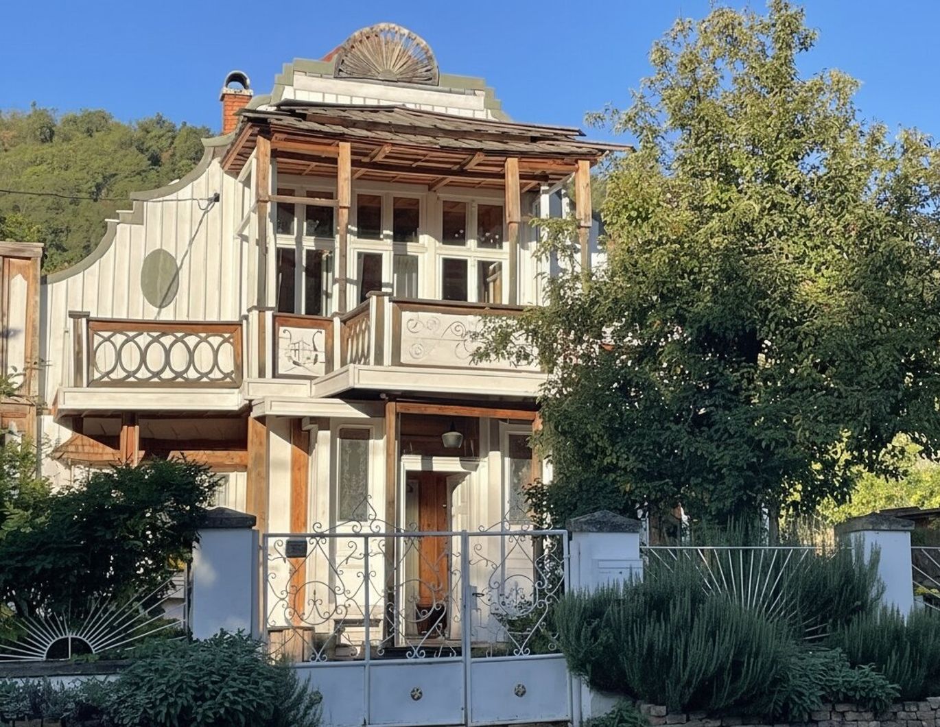 Märchenhaftes Ferienhaus mit großem Garten und Aussichtsterrasse in Szigliget am Balaton