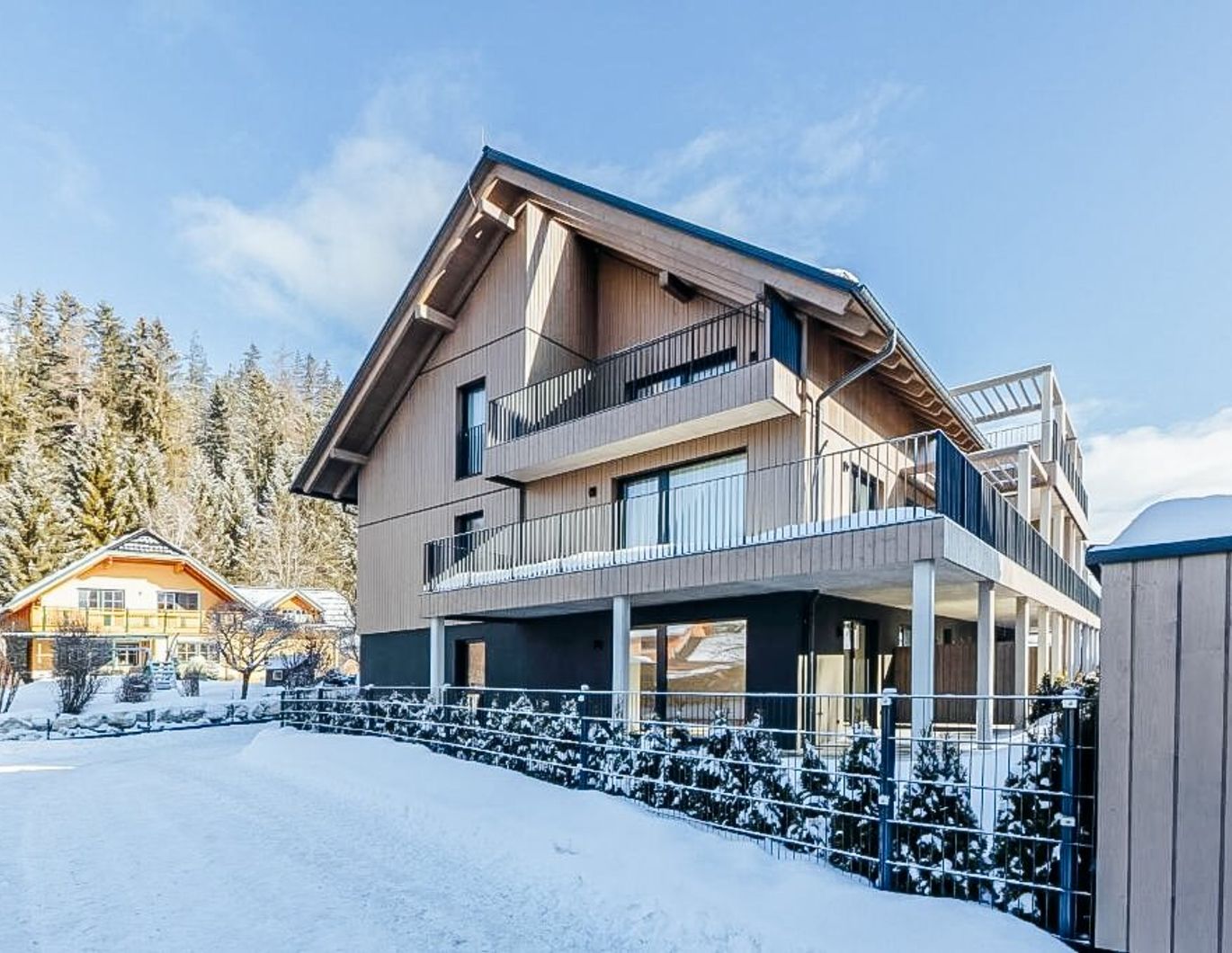 GARTENWOHNUNG I EXKLUSIVER NEUBAU I TIEFGARAGE I STILVOLLES ALPENIDYLL MIT GRIMMING BLICK I PROVISIONSFREI I AB SOFORT I TOURISTISCHE VERMIETUNG I PROJEKT ALPINE SUITE SPOT I