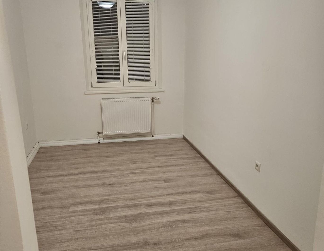 Zimmer Nr. 3 in einer reinen Mädchen - Wohngemeinschaft ist ab sofort verfügbar!