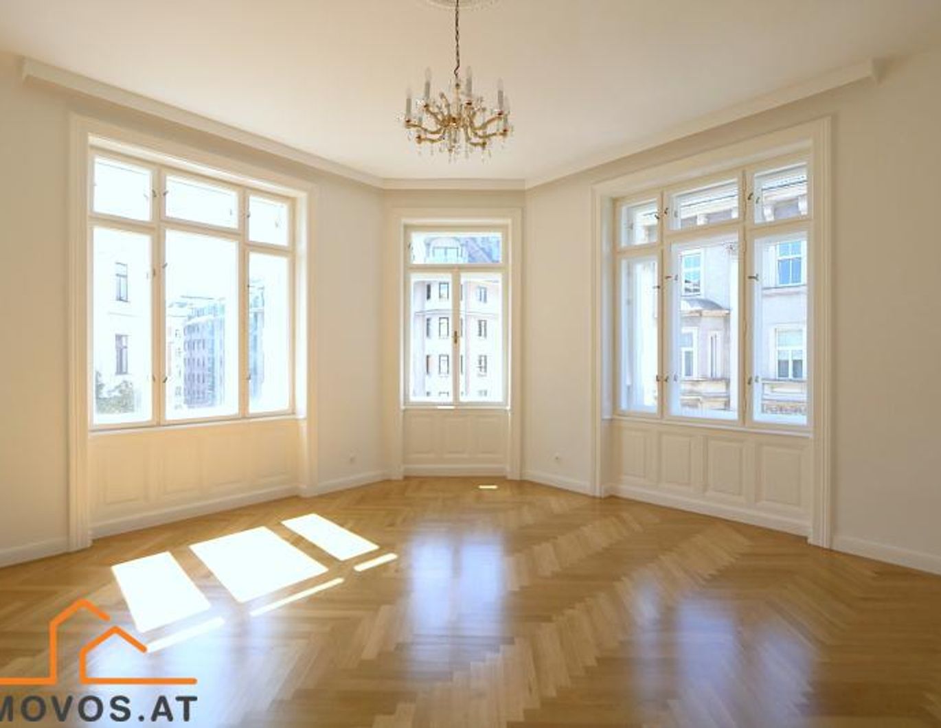 4,5 Zimmer Erstbezug im Botschaftsviertel 1030: Runderneuerte Altbau-Schönheit mit Hofbalkon/Lift beim Ahrenbergpark