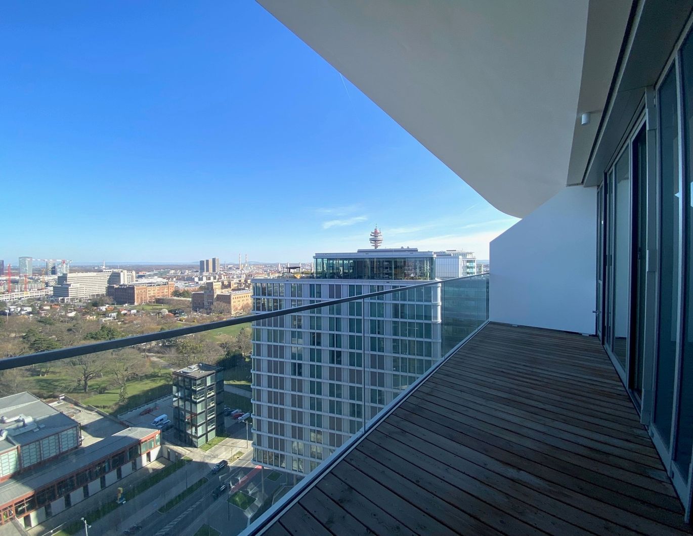 BelView Apartments: ostseitige 2-Zimmer-Wohnung mit fast 15 m² Balkon im 18. Stock zu mieten in 1100 Wien