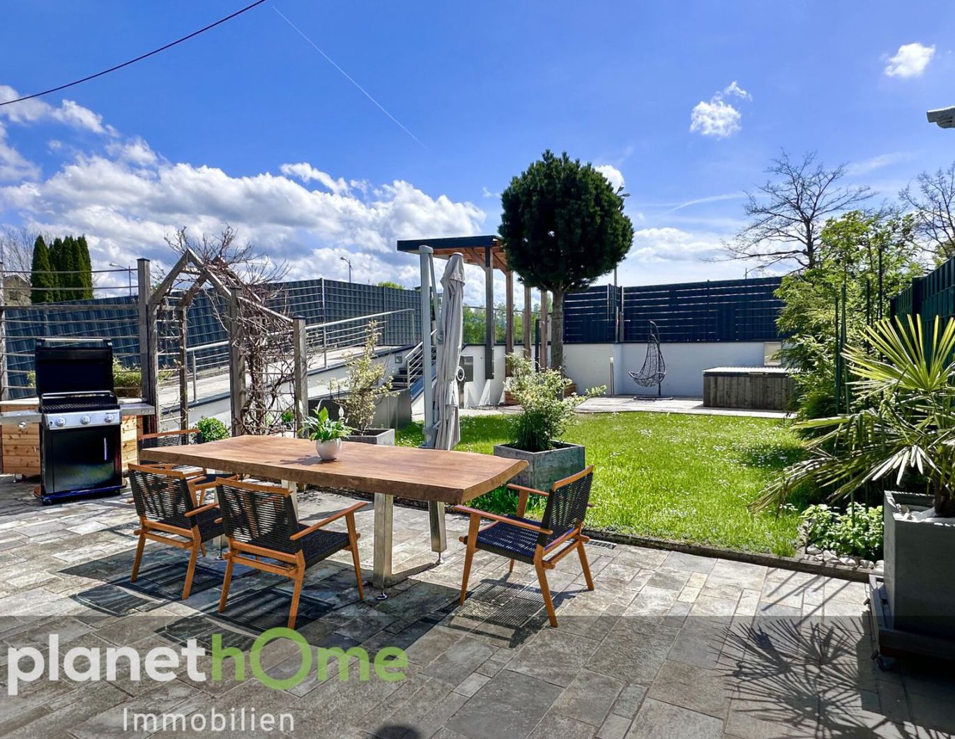Stilvoller Rückzugsort mit Gartenidyll, Garage und Ausbaupotenzial!