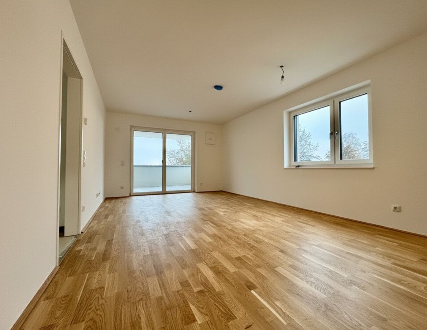 WOHNEN IM ZENTRUM VON HAGENBERG II ERSTBEZUG (01.03.2026) II GROSSZÜGIGE FREIFLÄCHEN