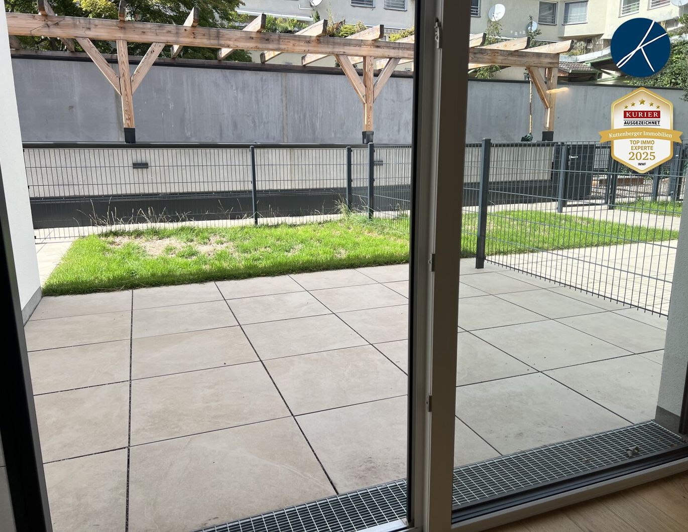U6 Station Erlaaer Straße: Kleines Reihenhaus als Erstbezug mit Garten und Gartenterrasse