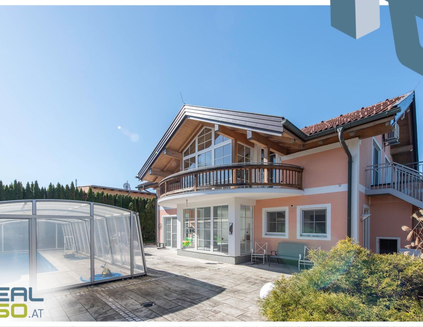 Exklusive Landhausvilla mit Pool - Ihr Traumhaus in Pasching