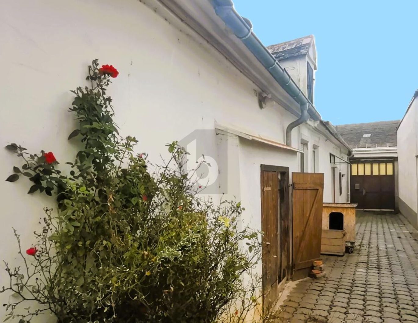 TRADITIONELLER STRECKHOF MIT GARTEN, SCHEUNE UND ZWEITER ZUFAHRT - BAURESERVE