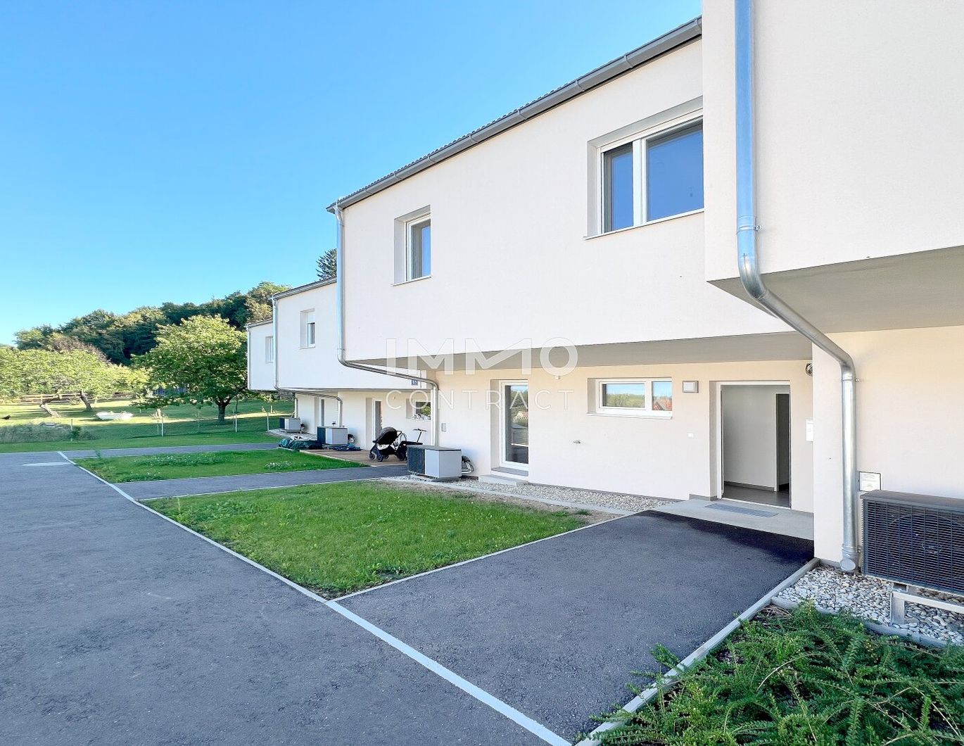 4ZI-REIHENHAUS mit NEBENGEBÄUDE (BÜRO) in Grünlage inkl.2 Parkpl.Landesförderung möglich - keine Käuferprovision