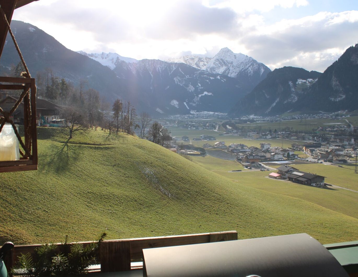 Exclusive Dachgeschosswohnung mit traumhafter Panoramaaussicht im Zillertal!
