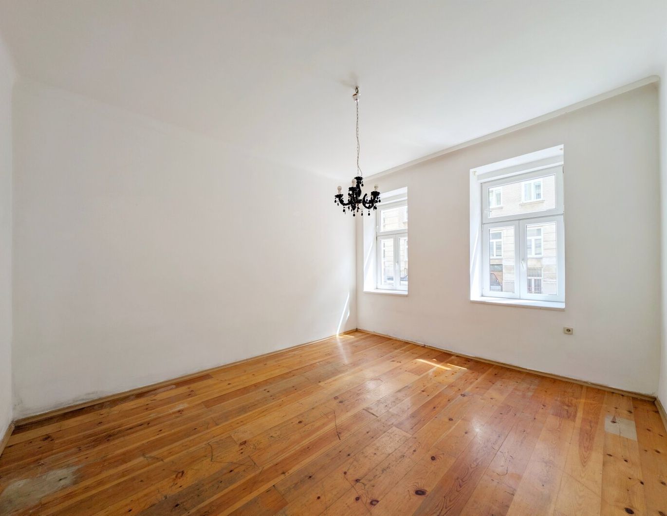 ++NEU++ 1-Zimmer-Altbau mit Potenzial - perfekte Chance für Kreative