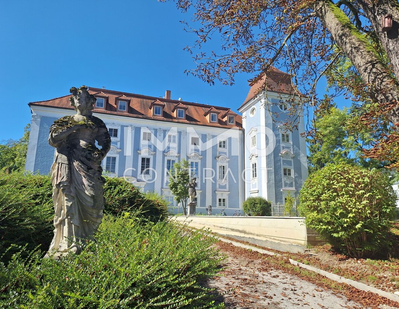 Schlossherr:in gesucht - elegante Schlosswohnung mit Turmzimmer zu verkaufen!