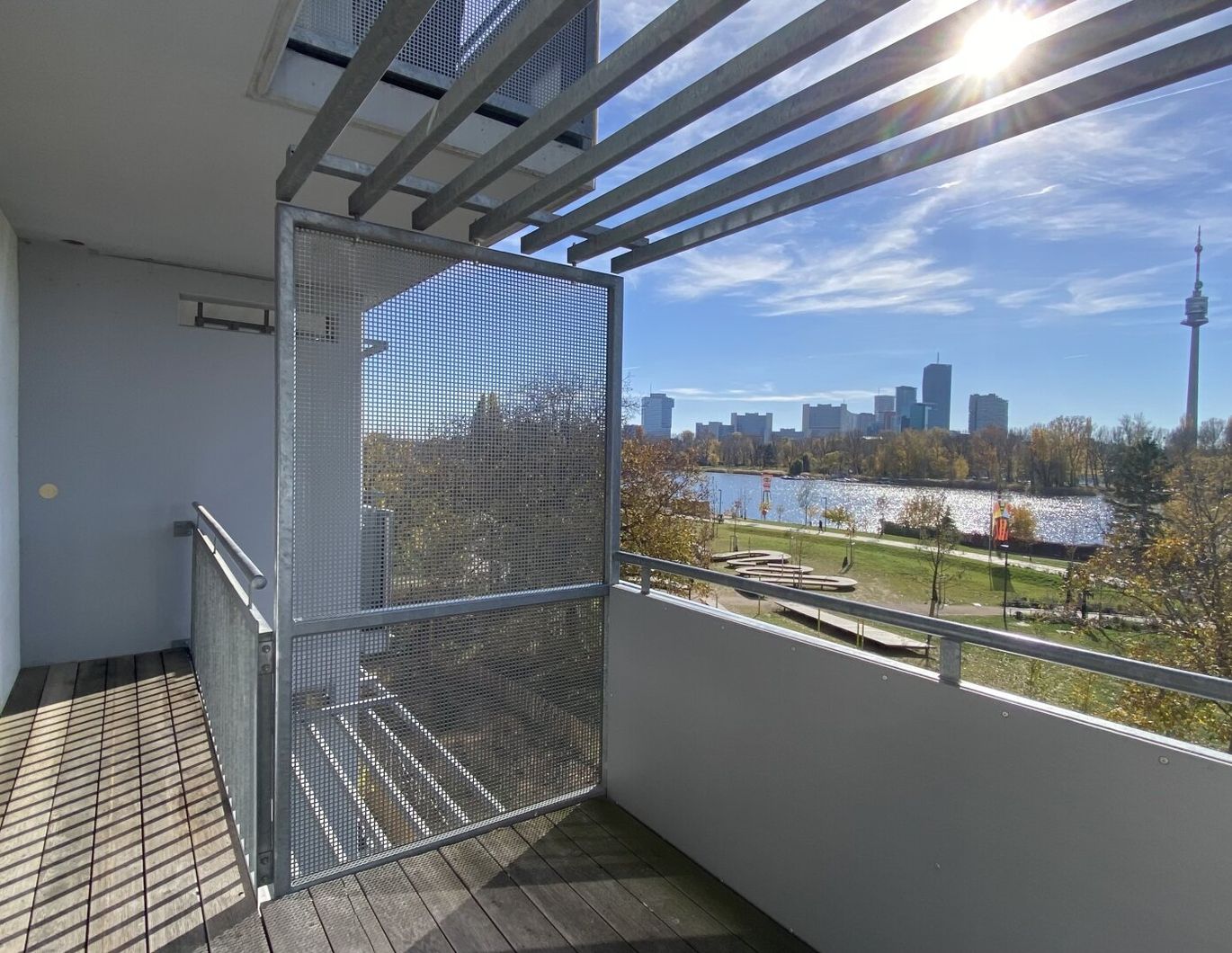 2-ZIMMER WOHNUNG MIT WEITBLICK - DIREKT AN DER ALTEN DONAU -