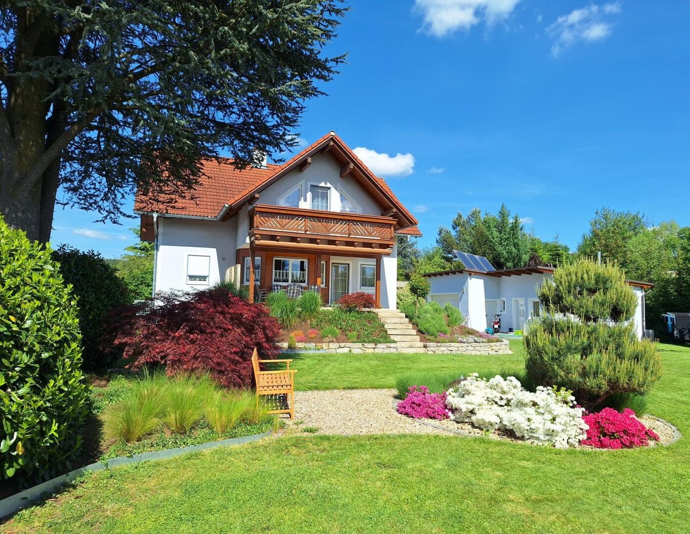 Wohnen mit Weitblick - Gepflegtes Einfamilienhaus mit großem Grundstück in ruhiger Lage von Wünschendorf