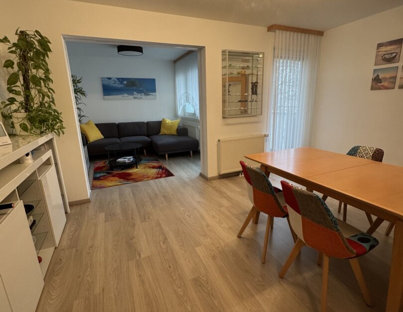 Schöne geräumige 3-Zimmer-Wohnung mit Loggia Nähe Donaukanal, U4 u U6 ! Voll möbliert - Koffer packen und einziehen !!