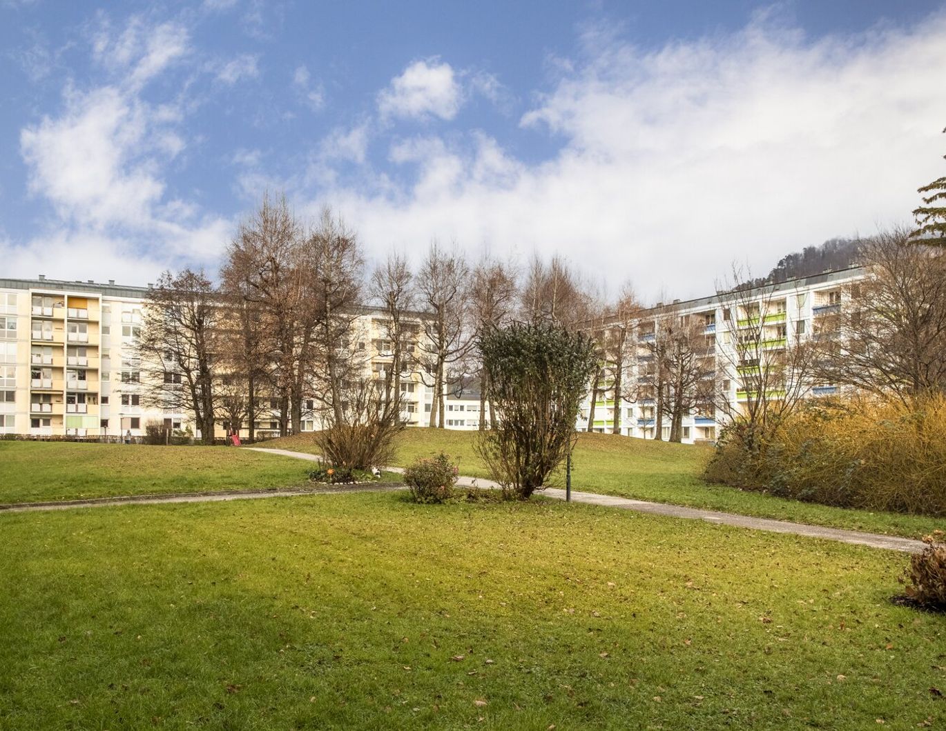 Großzügige 4-Zimmer-Wohnung mit Loggia nahe Borromäum