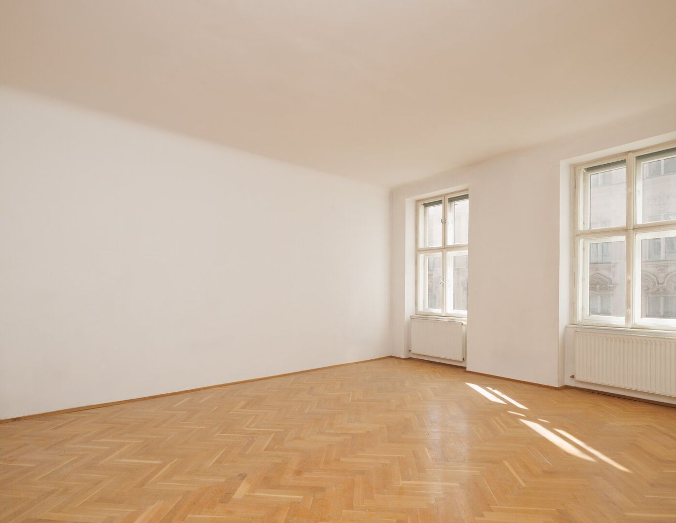 * Beliebte Adresse * helle Altbauwohnung in der Liechtensteinstrasse - nur 5 Minuten ins Stadtzentrum!