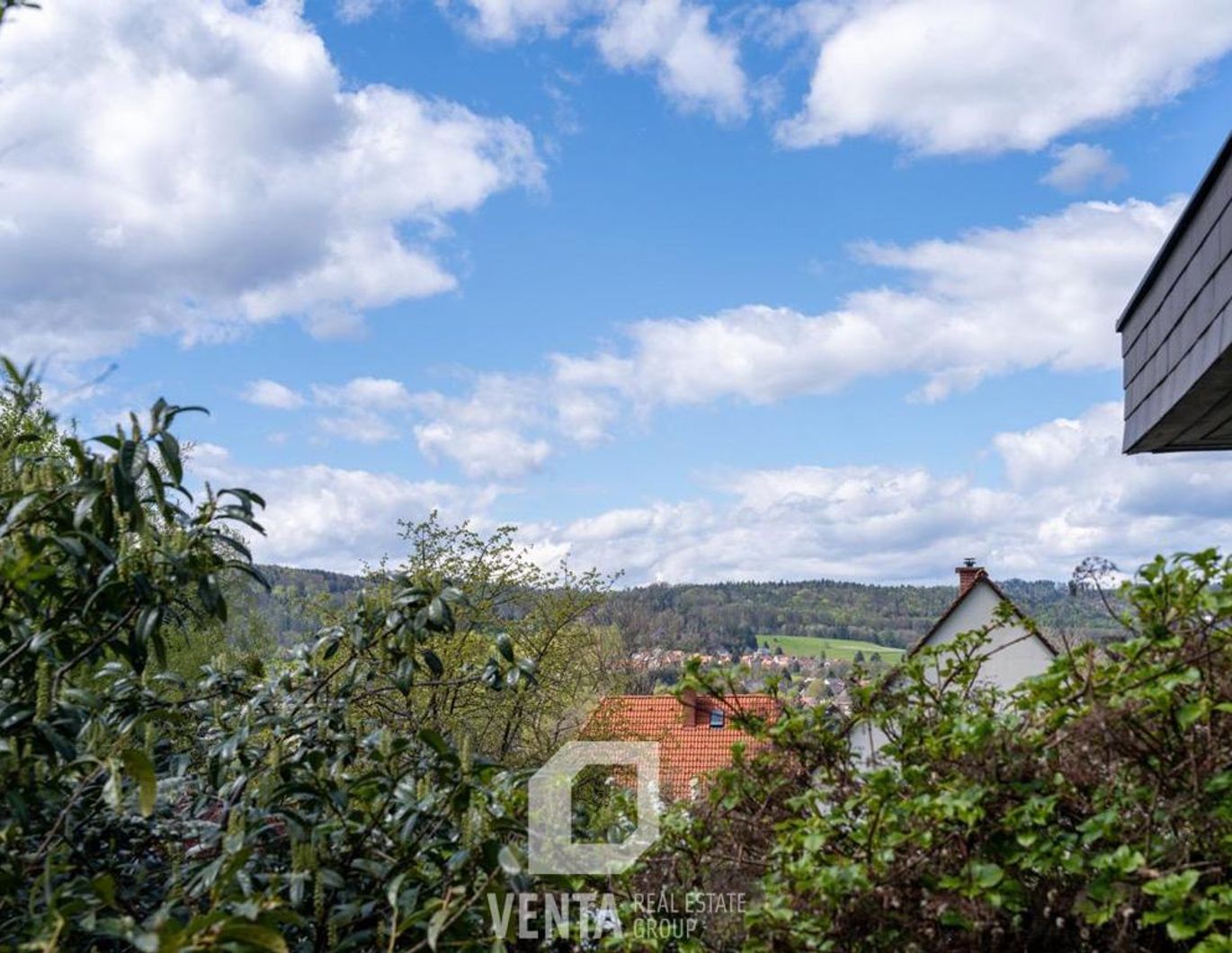 Anwesen mit Panoramablick in exzellenter Lage!