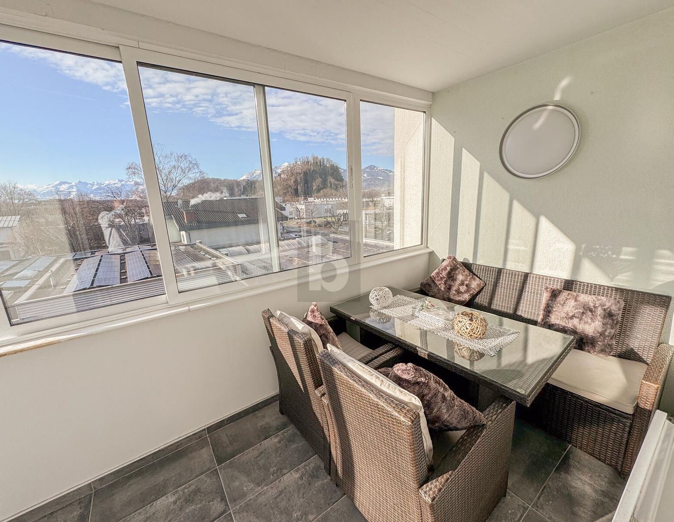 NEU RENOVIERTER BALKONHIT IN TOP LAGE