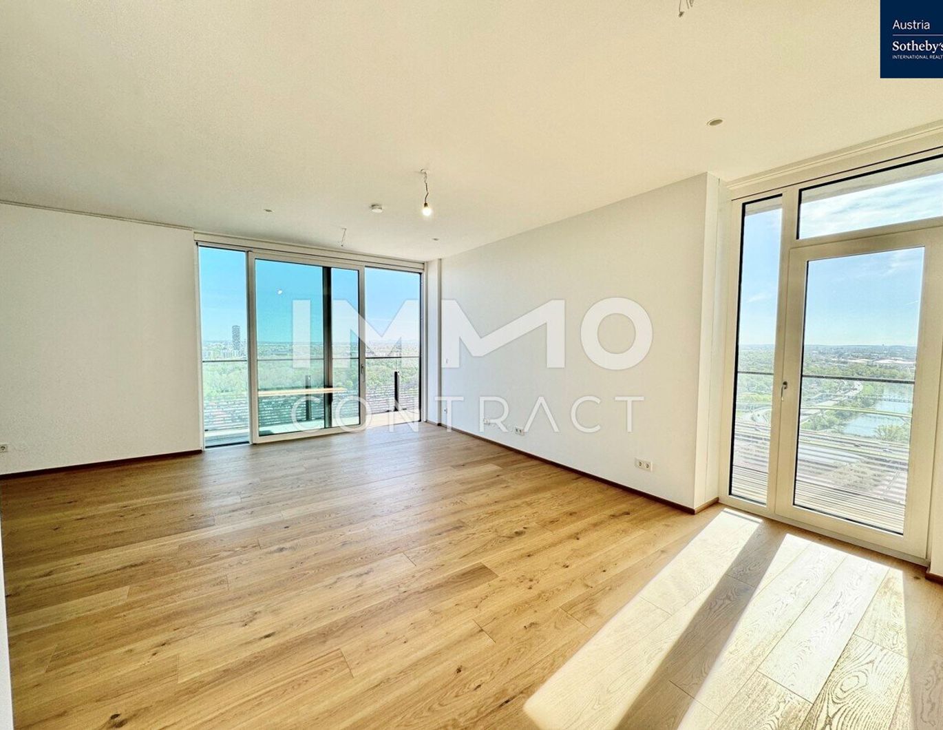 ERSTBEZUG: Der ultimative Ausblick! Freuen Sie sich auf einen modernen Lifestyle mit vielen Annehmlichkeiten!