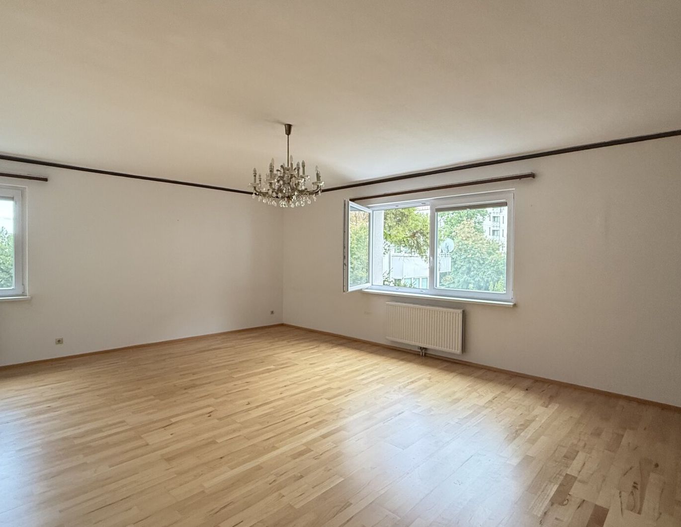 Familiewohnung in Ruhelage: 5-Zimmer mit separater Küche und Garagenstellplatz inklusive nahe Setagayapark