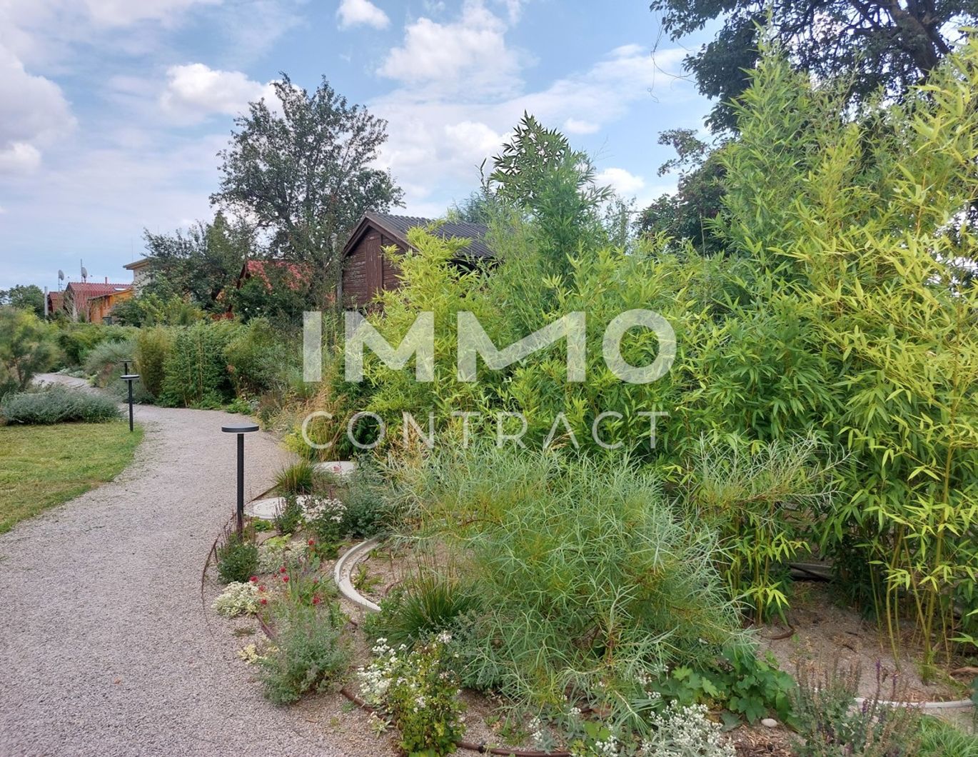 Balkonwohnung in Grünruhelage! Luxuriöse Ausstattung mit vielen Extras! Provisionsfrei