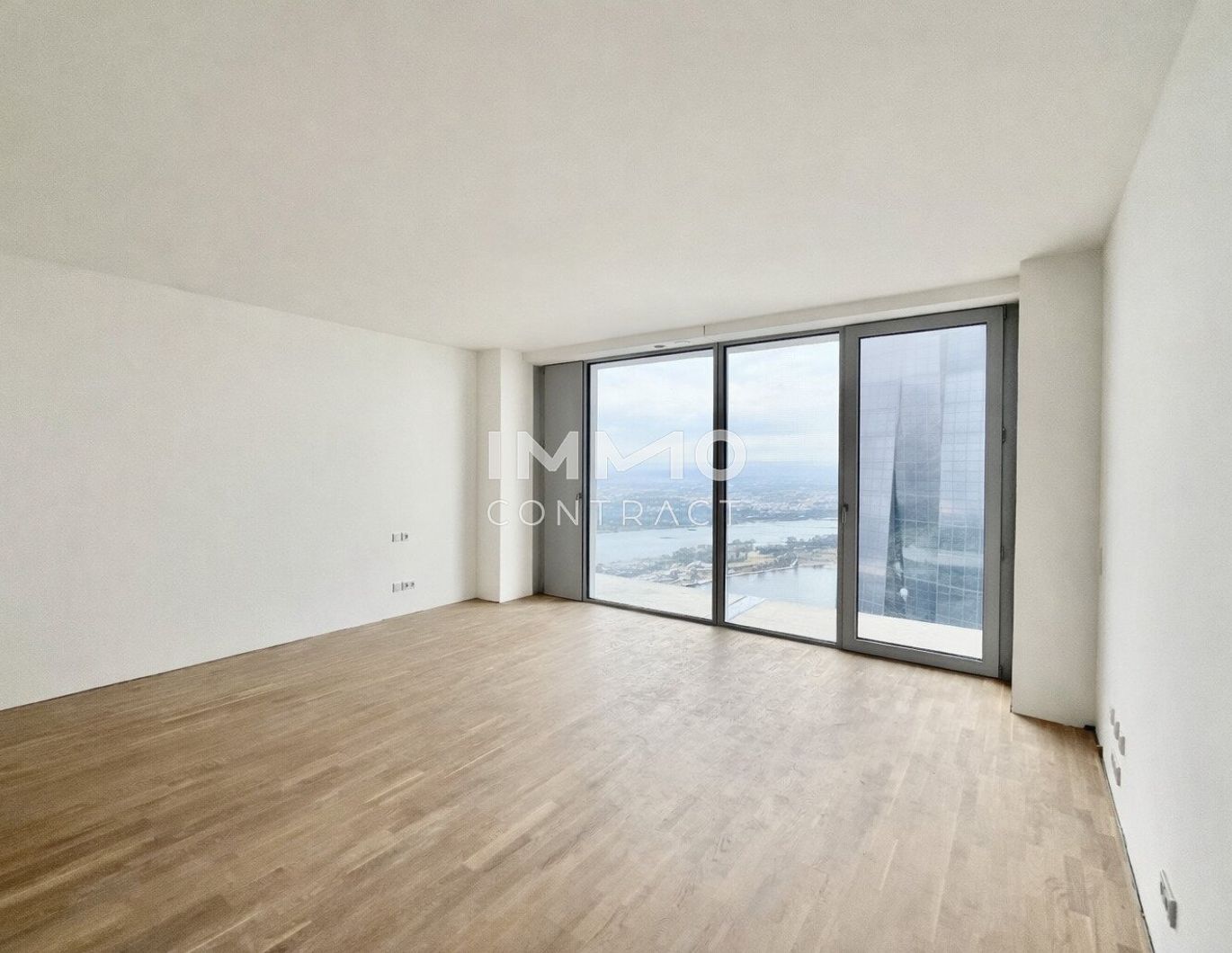 Luxus Apartment im DC2 Tower in 32. Stock: SKY RESIDENCES