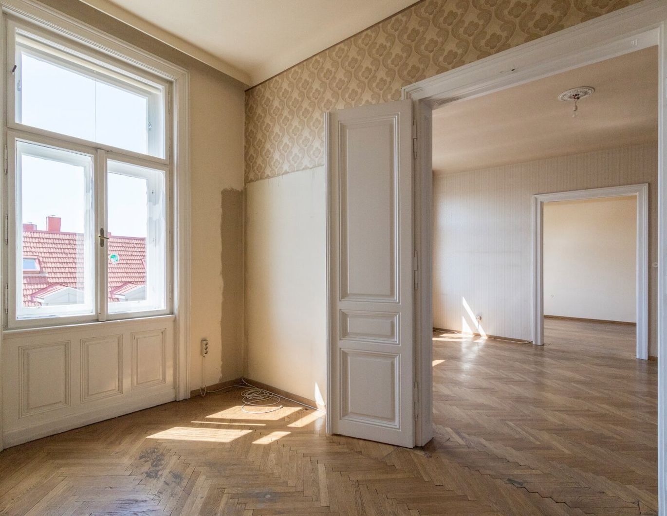 Südseitiger Altbau mit schönem Ausblick! Sanierungsbedürftige 3,5-Zimmer-Wohnung im 3. Stock
